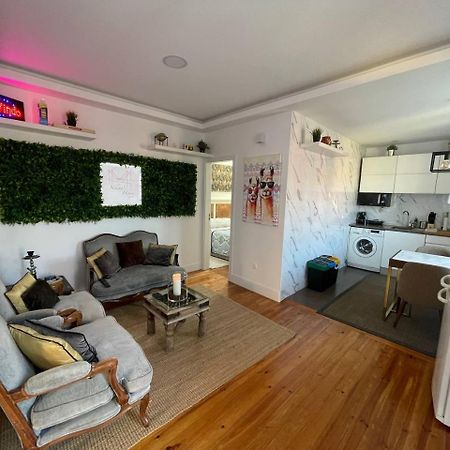 Private Room Trafaria Екстер'єр фото