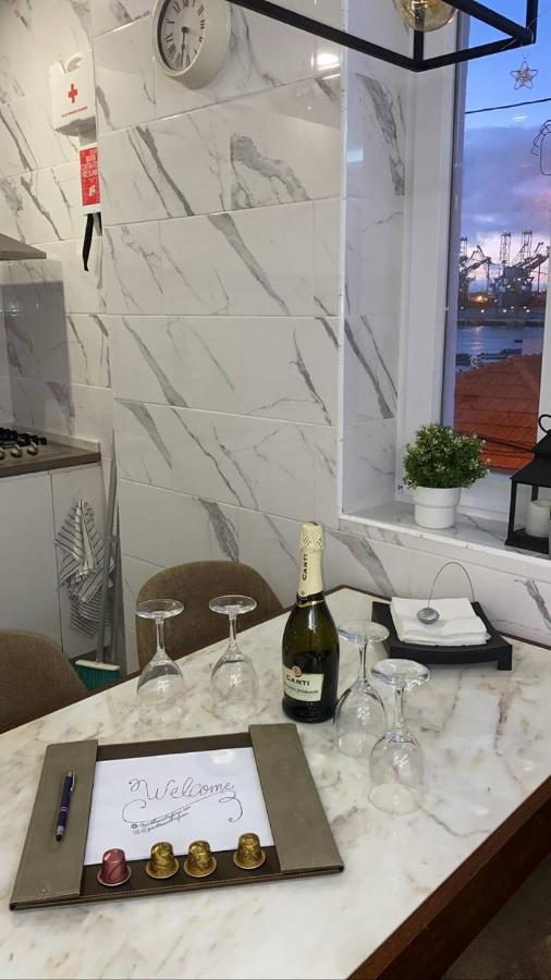 Private Room Trafaria Екстер'єр фото