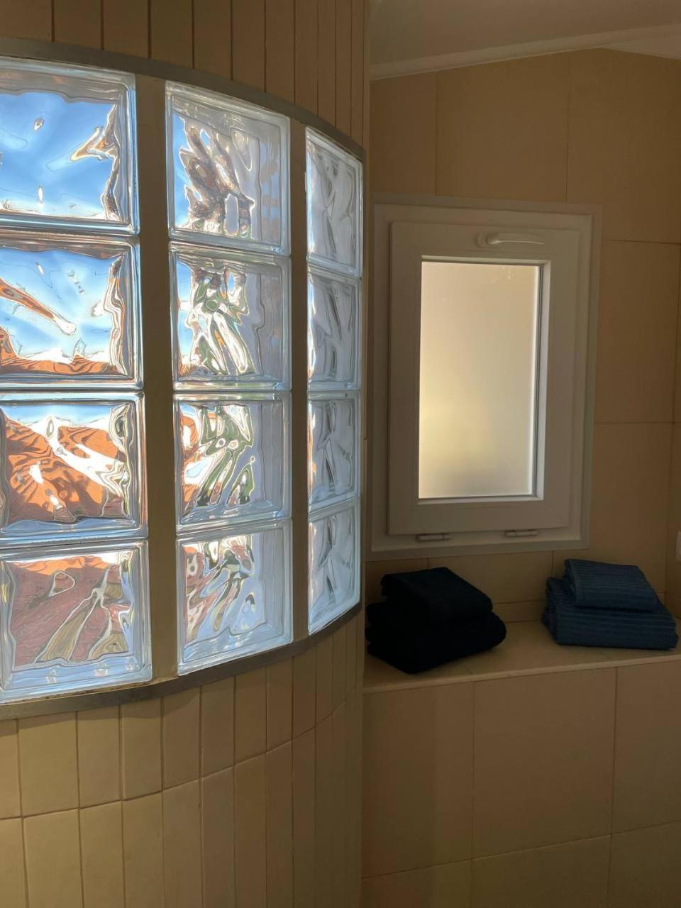 Private Room Trafaria Екстер'єр фото