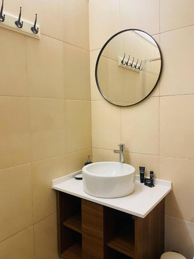 Private Room Trafaria Екстер'єр фото