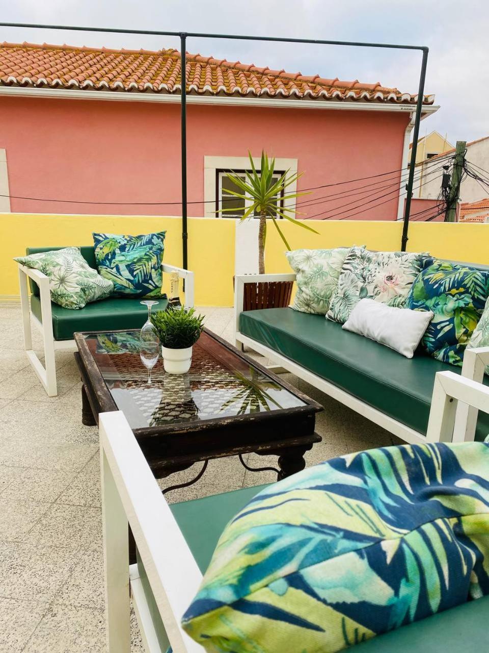Private Room Trafaria Екстер'єр фото